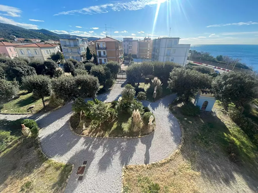 appartamento in vendita a Livorno in zona Antignano