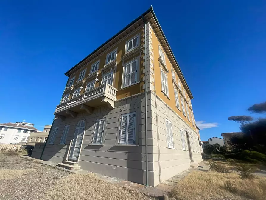 Immagine 21 di Appartamento in vendita  a Livorno