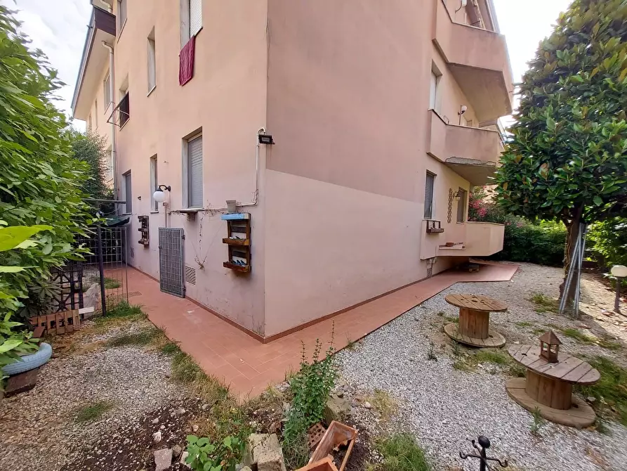 Immagine 23 di Appartamento in vendita  a Pontedera