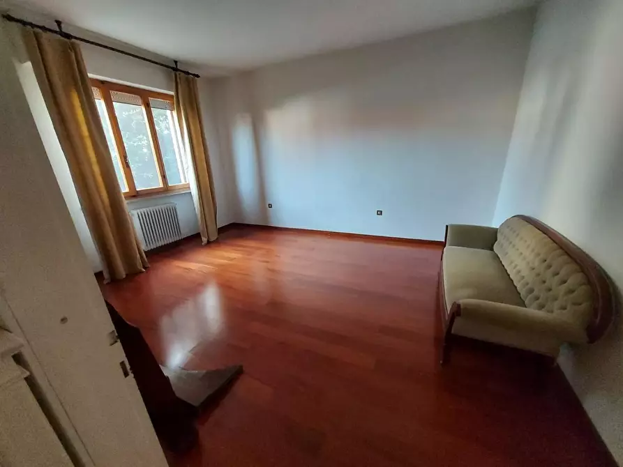 Immagine 13 di Appartamento in vendita  a Pontedera