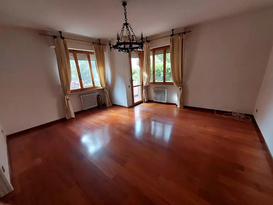 Immagine 31 di Appartamento in vendita  a Pontedera