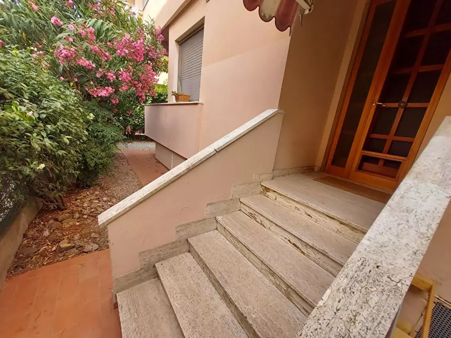 Immagine 30 di Appartamento in vendita  a Pontedera