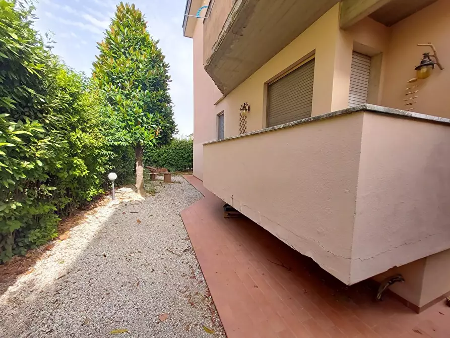 Immagine 12 di Appartamento in vendita  a Pontedera