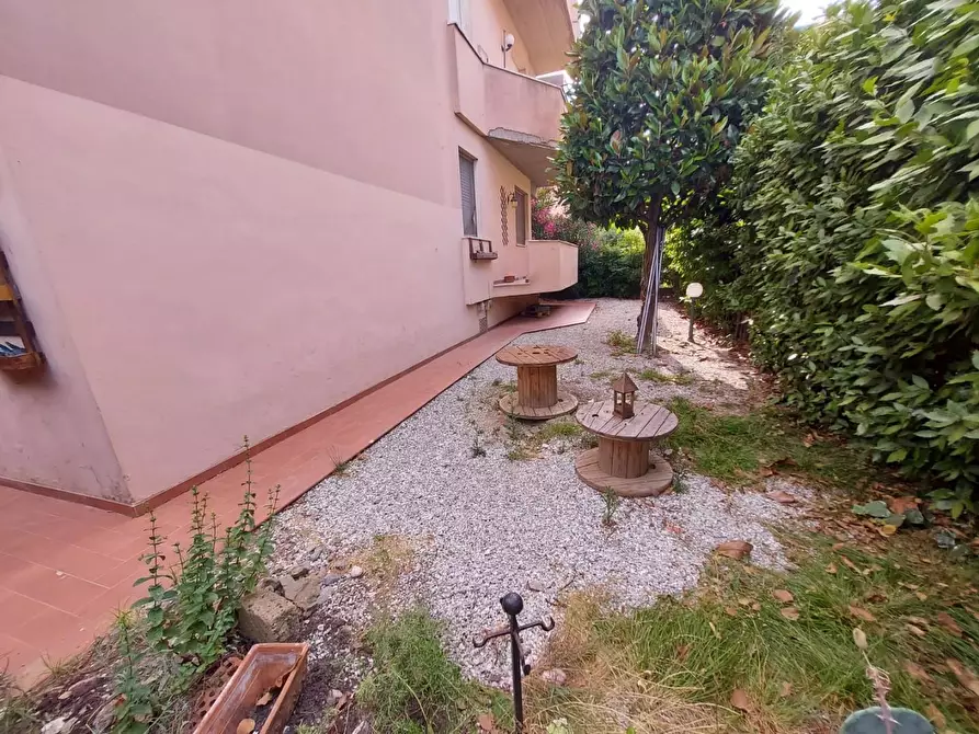 Immagine 18 di Appartamento in vendita  a Pontedera