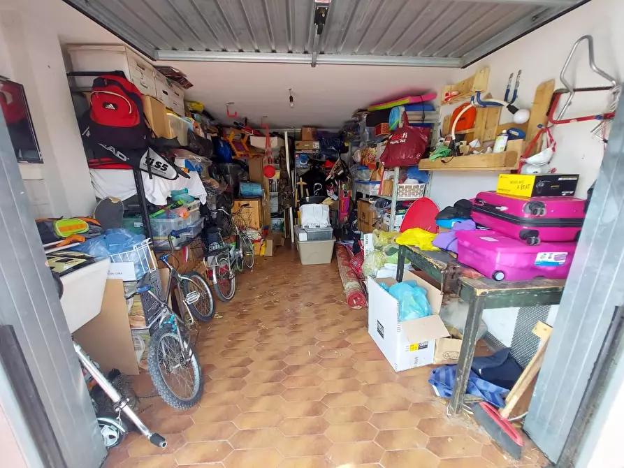 Immagine 28 di Appartamento in vendita  a Pontedera