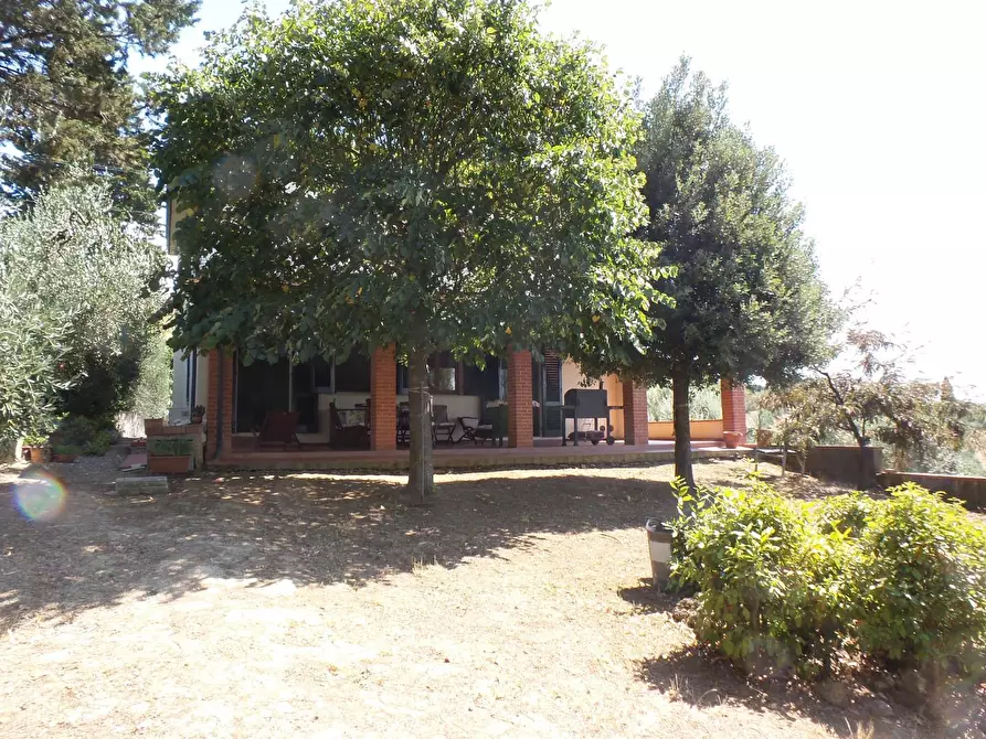 Immagine 4 di Villa in vendita  a Castelfiorentino