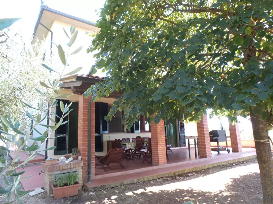 Immagine 2 di Villa in vendita  a Castelfiorentino