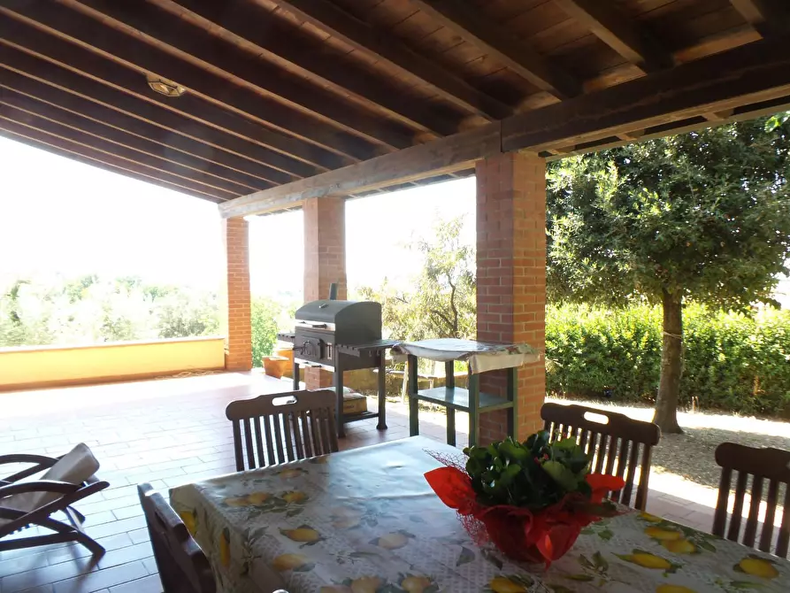 Immagine 5 di Villa in vendita  a Castelfiorentino
