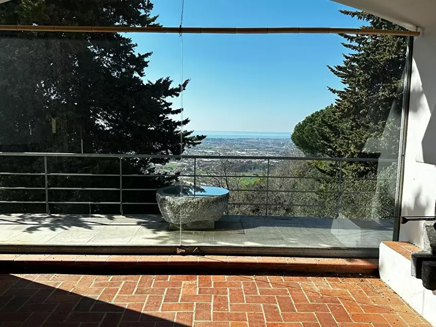 Immagine 57 di Villa in vendita  a Camaiore