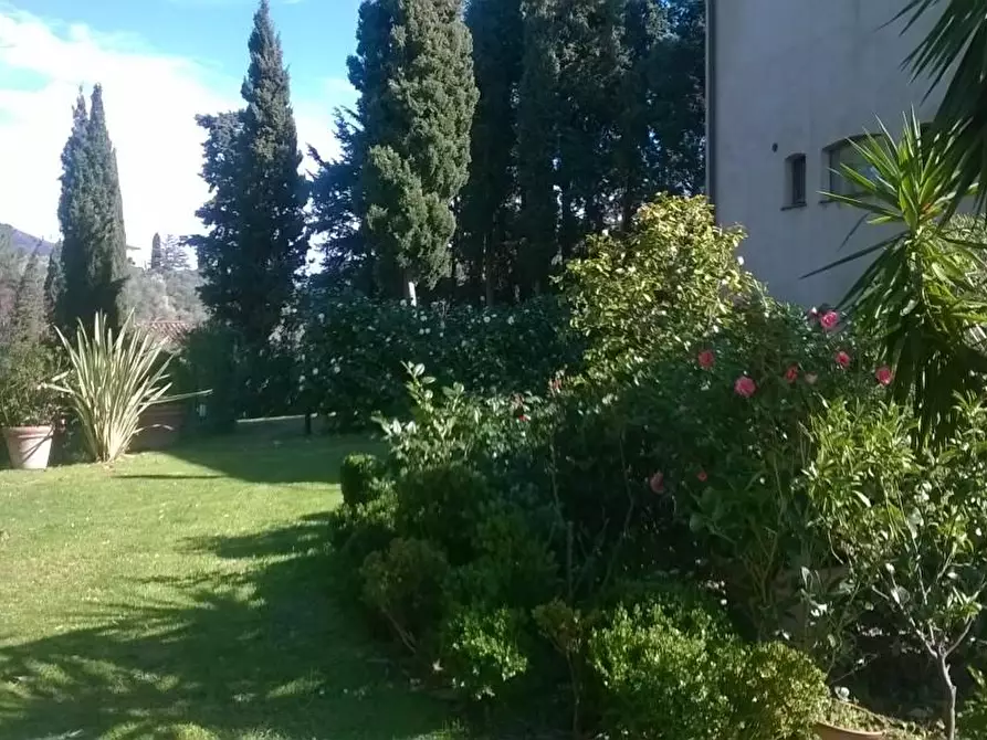 Immagine 42 di Villa in vendita  a Camaiore