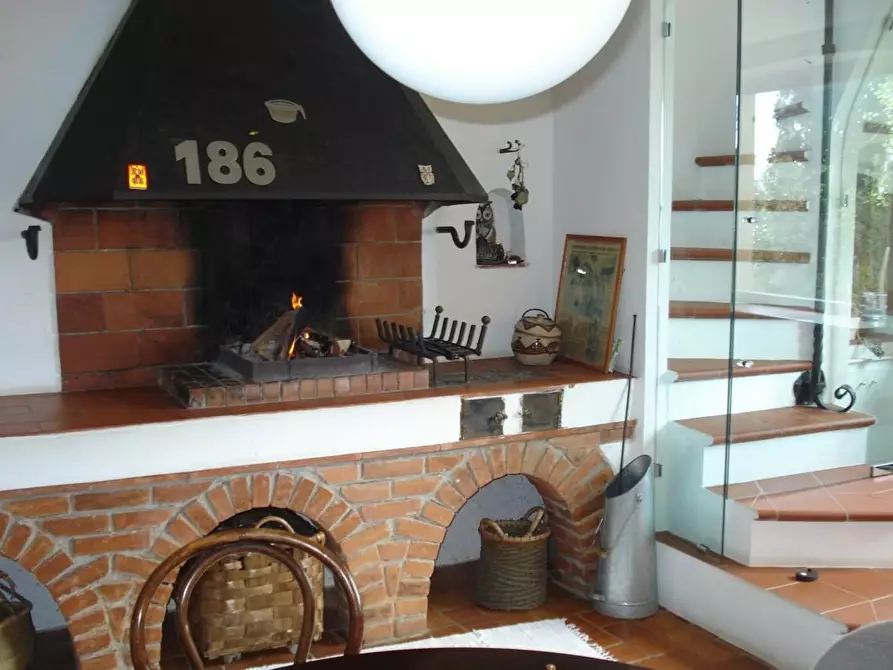 Immagine 18 di Villa in vendita  a Camaiore