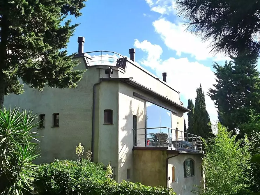 Immagine 7 di Villa in vendita  a Camaiore