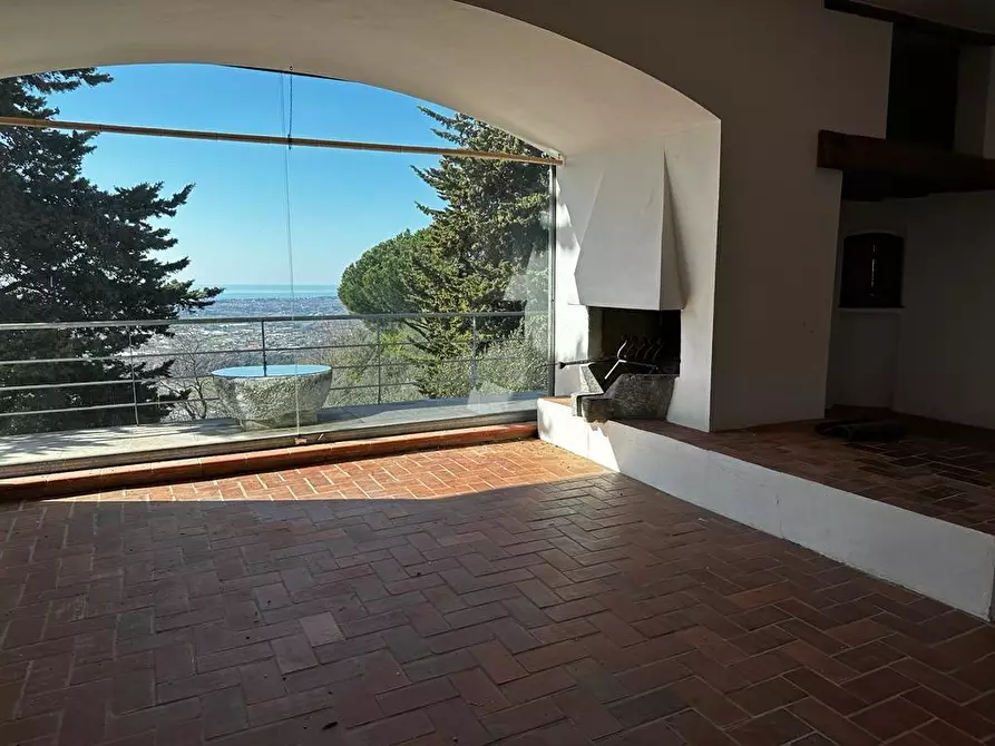 Immagine 65 di Villa in vendita  a Camaiore