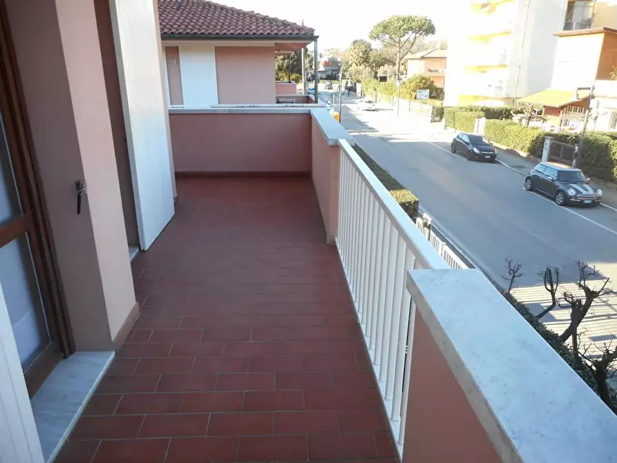 Immagine 8 di Villetta a schiera in affitto  a Massa