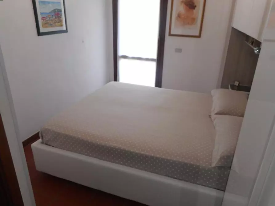 Immagine 11 di Villetta a schiera in affitto  a Massa