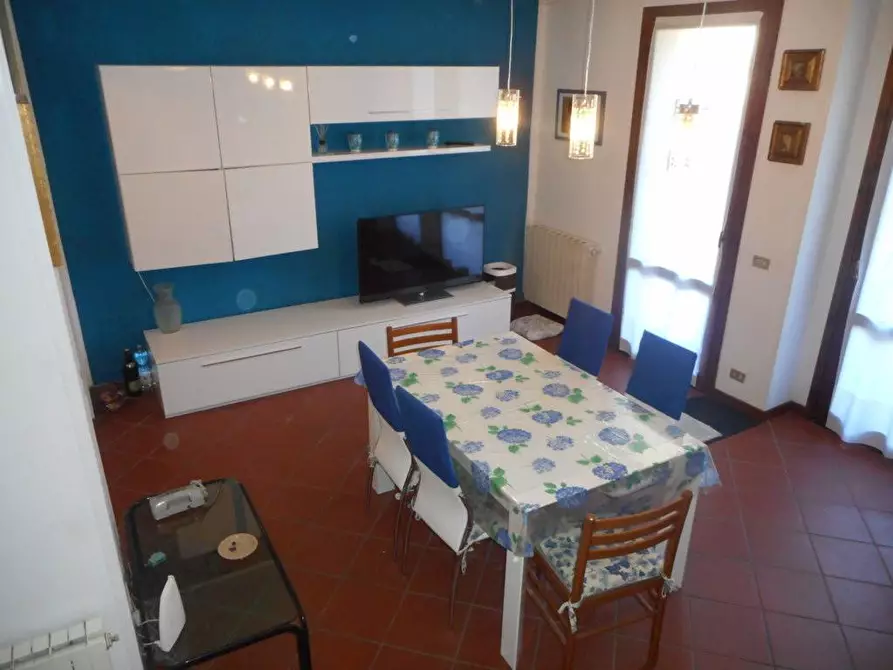 Immagine 2 di Villetta a schiera in affitto  a Massa