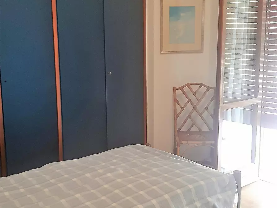 Immagine 17 di Mansarda in affitto  a Massa
