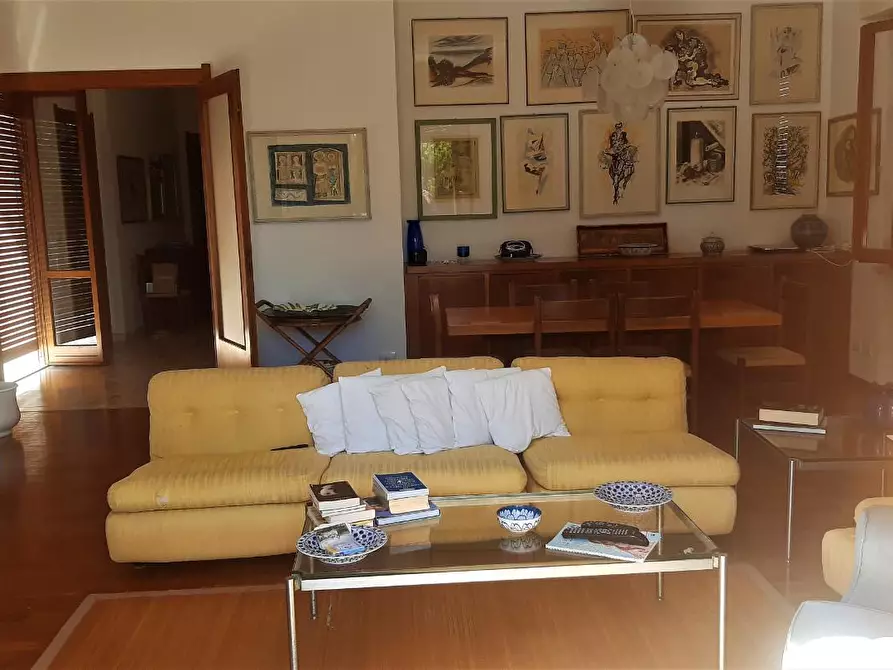 Immagine 4 di Mansarda in affitto  a Massa