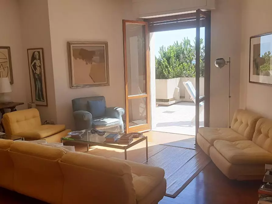 Immagine 6 di Mansarda in affitto  a Massa