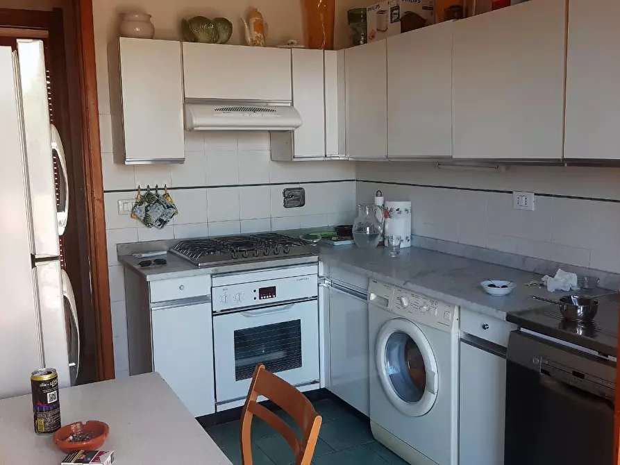 Immagine 7 di Mansarda in affitto  a Massa