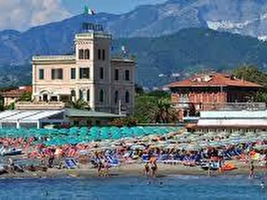 Immagine 10 di Appartamento in affitto  a Massa