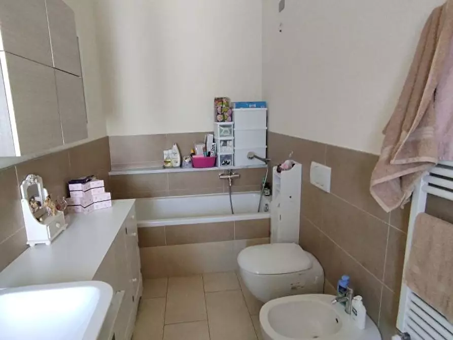 Immagine 20 di Casa trifamiliare in vendita  a Massa