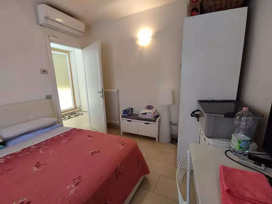 Immagine 9 di Casa trifamiliare in vendita  a Massa