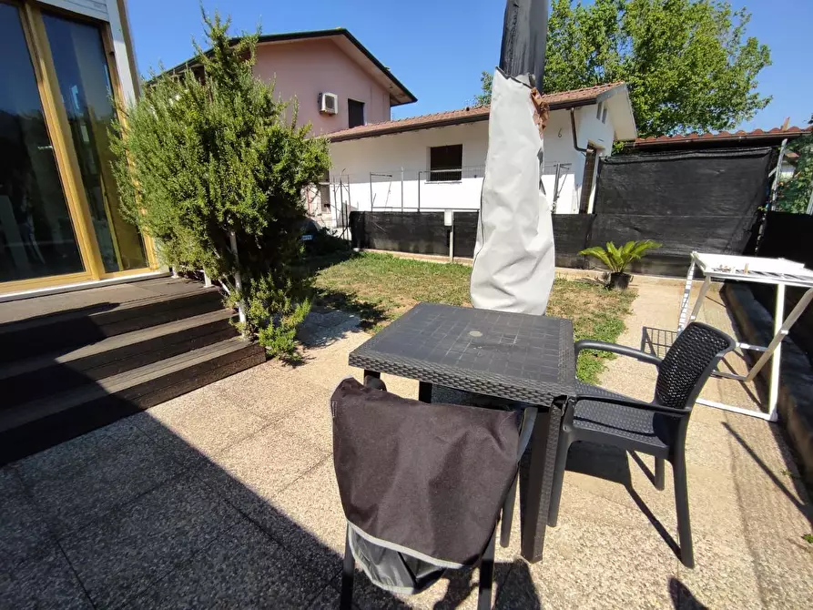 Immagine 4 di Casa trifamiliare in vendita  a Massa