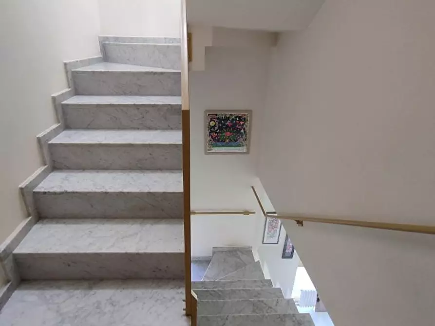 Immagine 19 di Casa trifamiliare in vendita  a Massa