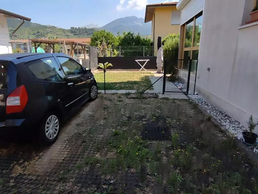 Immagine 23 di Casa trifamiliare in vendita  a Massa