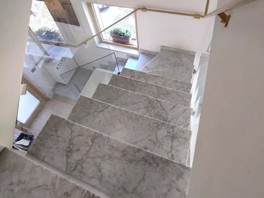 Immagine 13 di Casa trifamiliare in vendita  a Massa