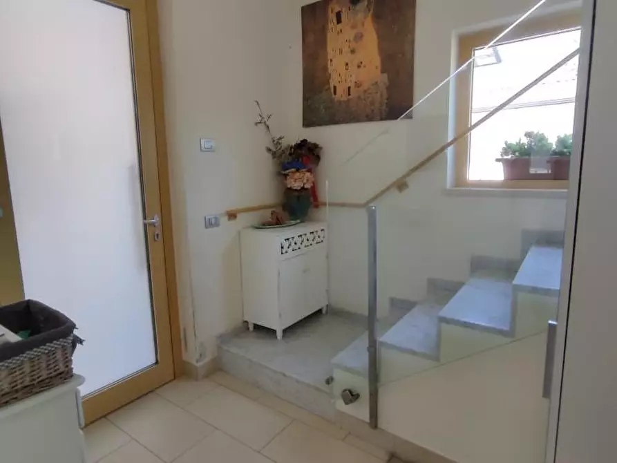 Immagine 17 di Casa trifamiliare in vendita  a Massa