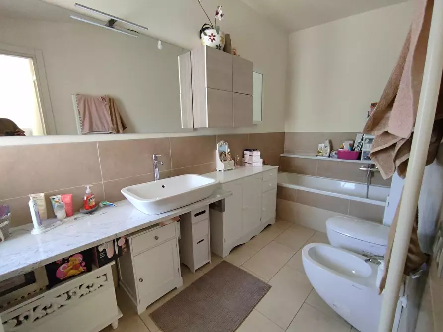 Immagine 7 di Casa trifamiliare in vendita  a Massa