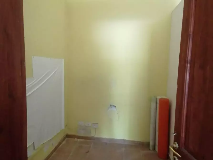 Immagine 4 di Laboratorio in affitto  a Lucca