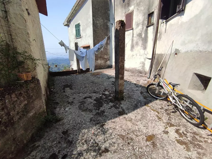 Immagine 8 di Casa semindipendente in vendita  a Fosdinovo