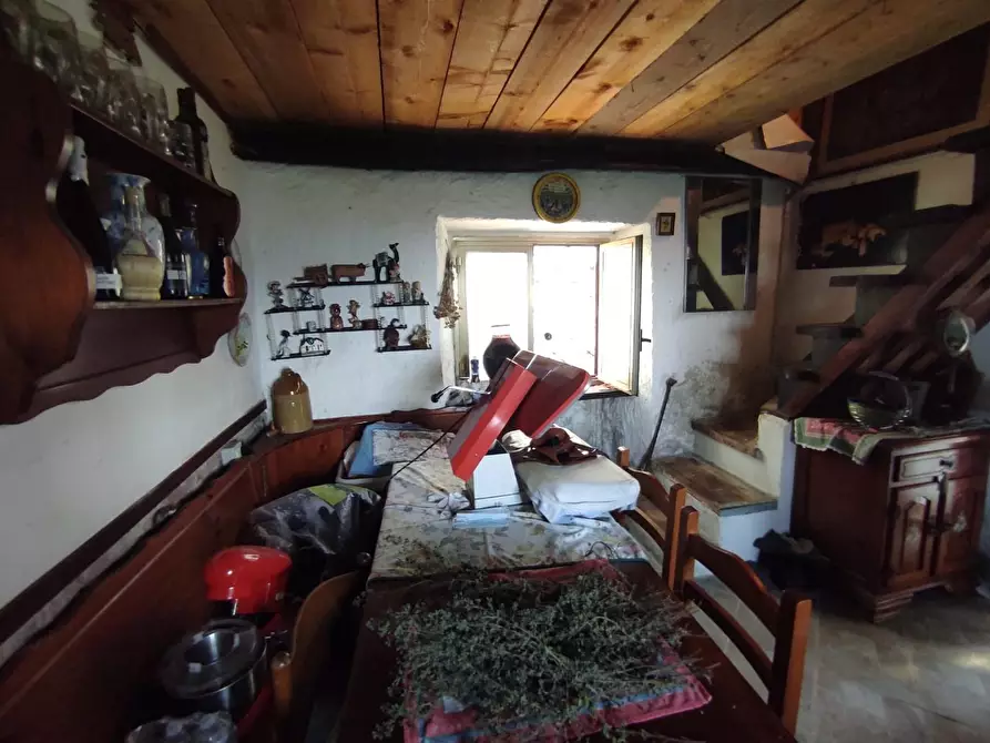 Immagine 11 di Casa semindipendente in vendita  a Fosdinovo