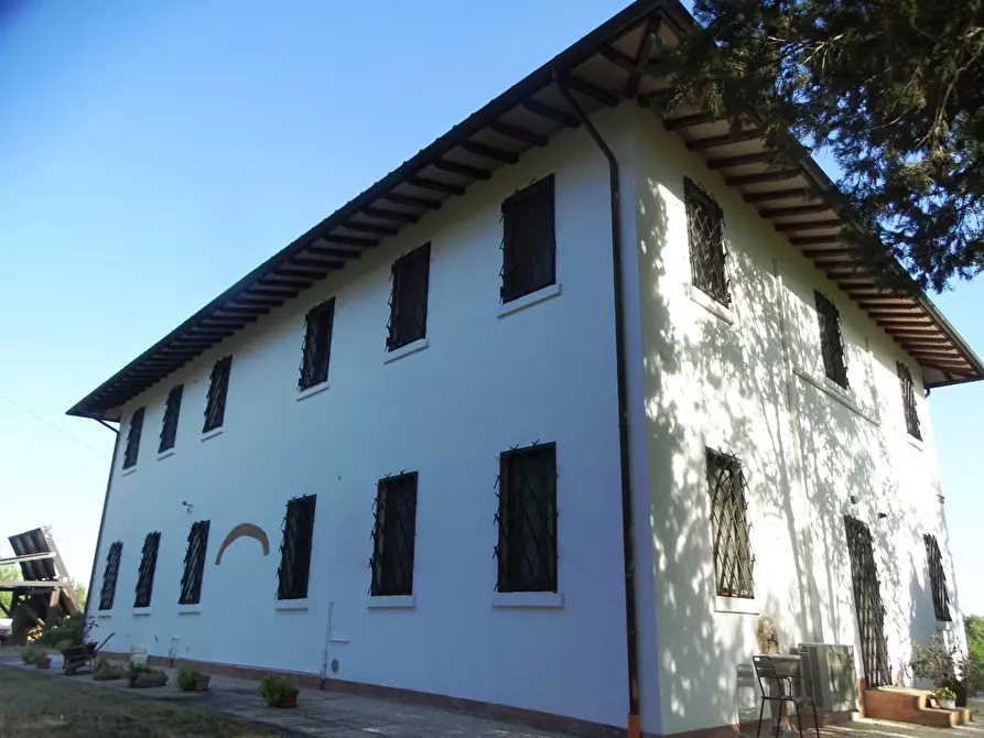 Immagine 10 di Villa in vendita  a San Miniato