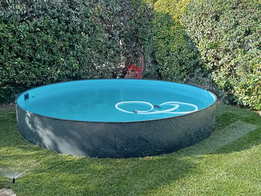 Immagine 24 di Villa in vendita  a Camaiore