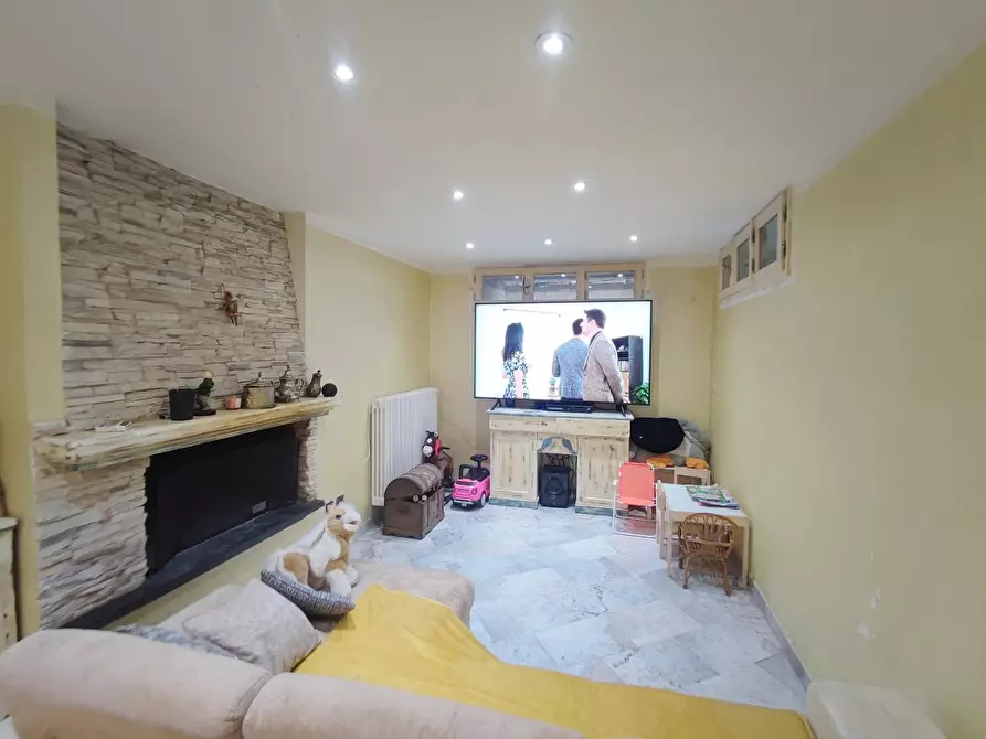 Immagine 10 di Villa in vendita  a Camaiore