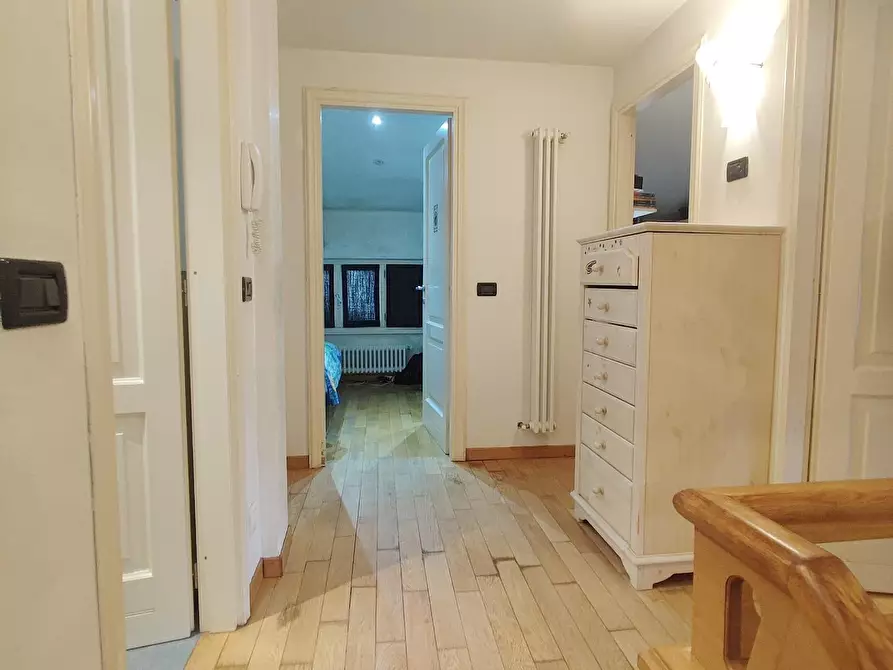 Immagine 12 di Villa in vendita  a Camaiore