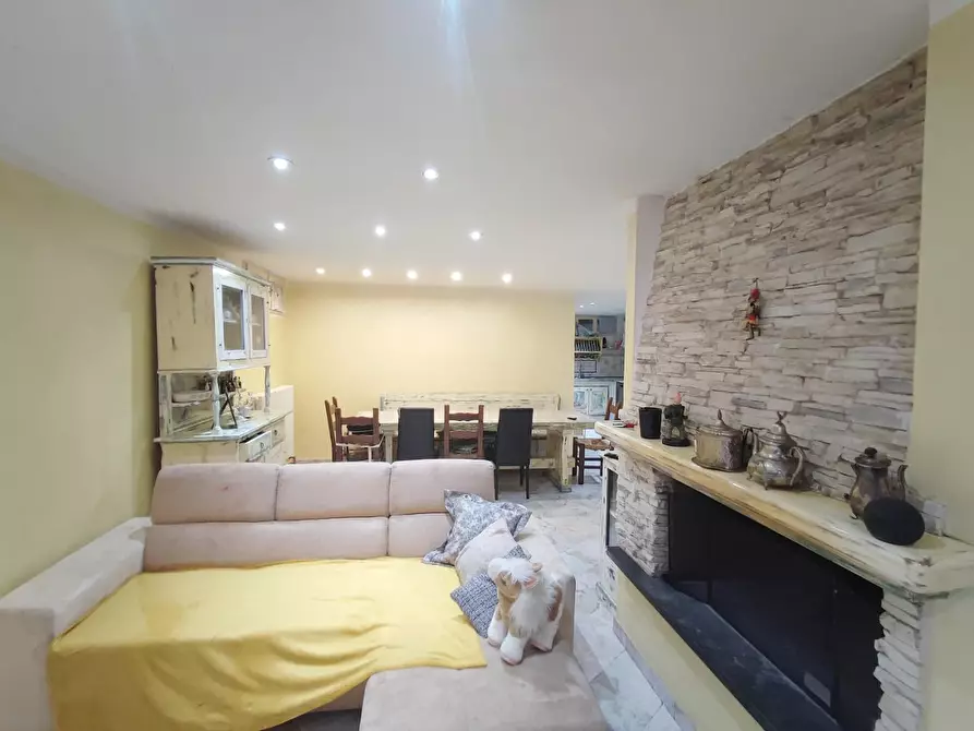 Immagine 9 di Villa in vendita  a Camaiore