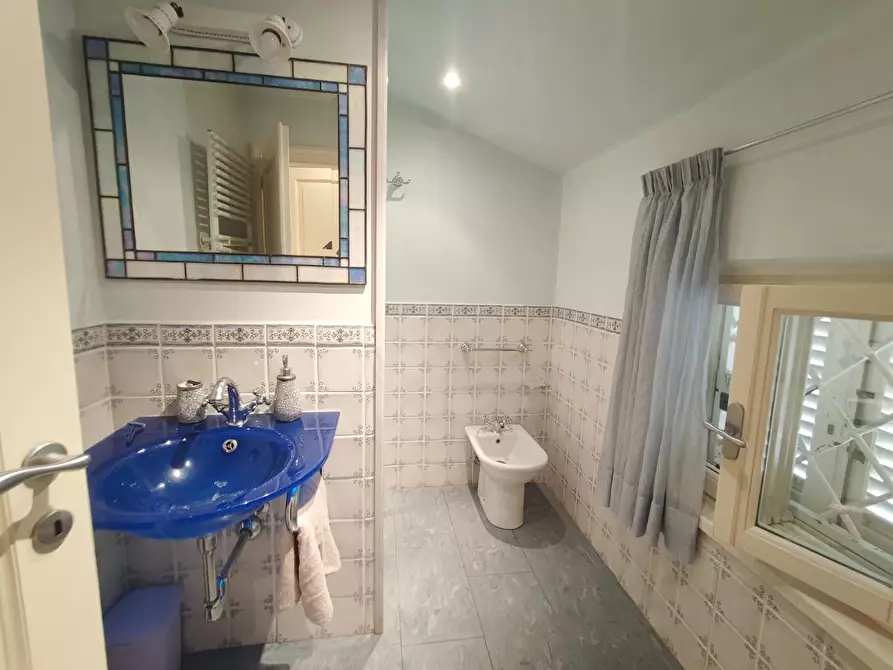 Immagine 20 di Villa in vendita  a Camaiore