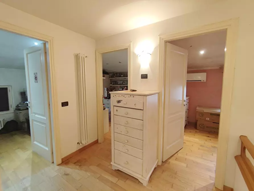 Immagine 14 di Villa in vendita  a Camaiore