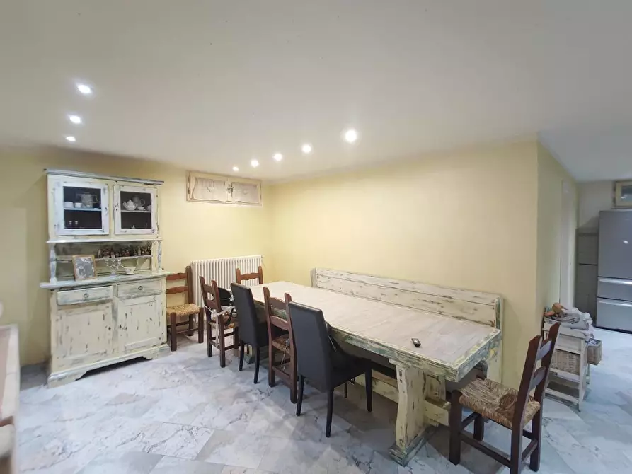 Immagine 11 di Villa in vendita  a Camaiore