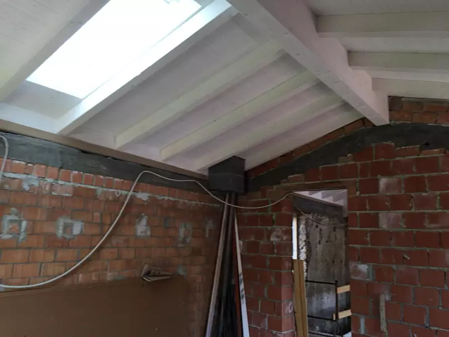 Immagine 6 di Rustico / casale in vendita  a Massarosa