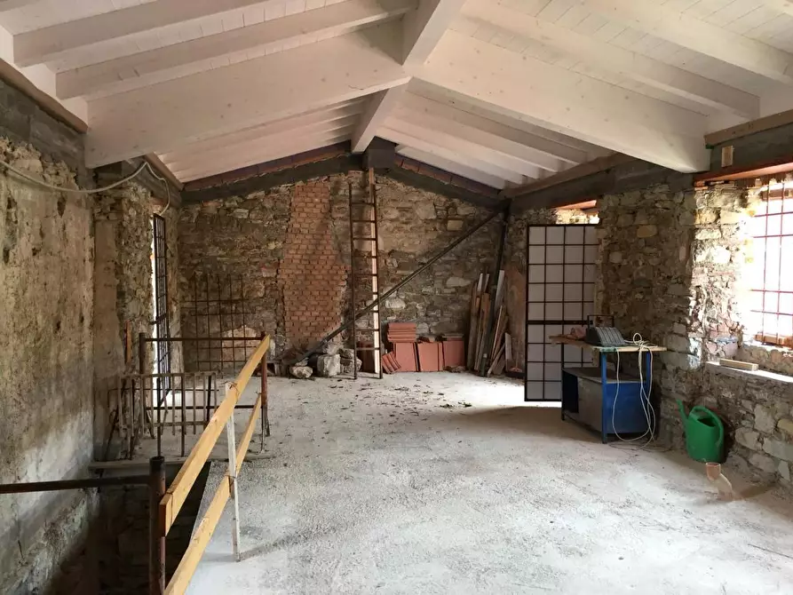 Immagine 3 di Rustico / casale in vendita  a Massarosa