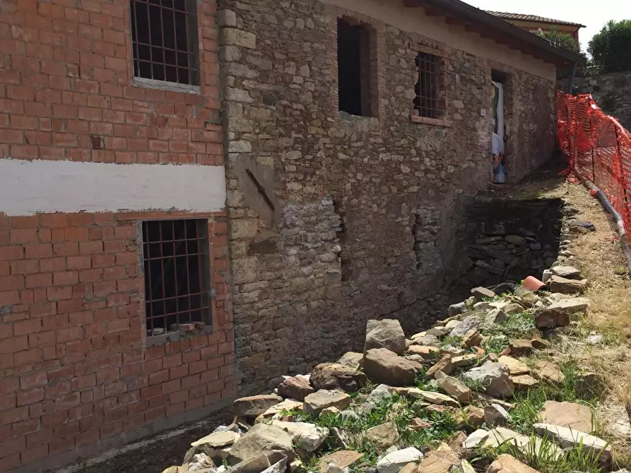 Immagine 11 di Rustico / casale in vendita  a Massarosa