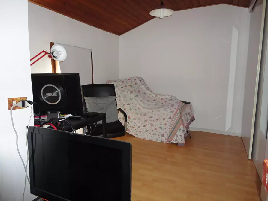 Immagine 8 di Villa in vendita  a Chianni