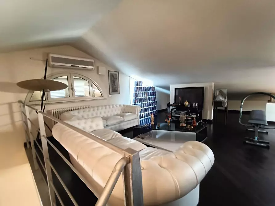 Immagine 6 di Villa in vendita  a San Giuliano Terme