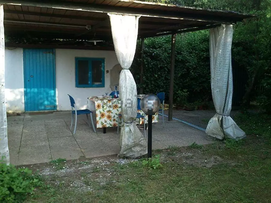 Immagine 1 di Porzione di casa in vendita  a Massa